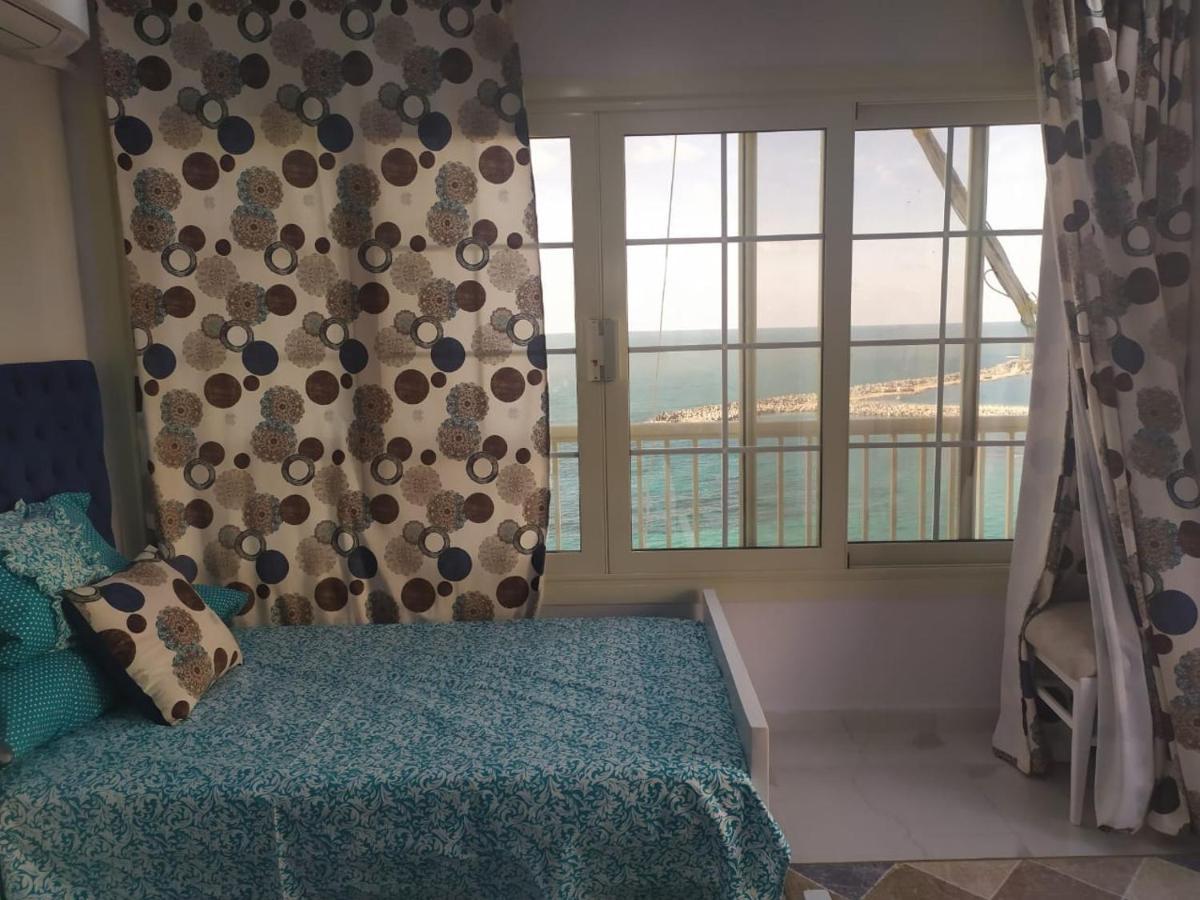 فاخرة علي البحر مباشرة لوران الاسكندرية * Alexandria